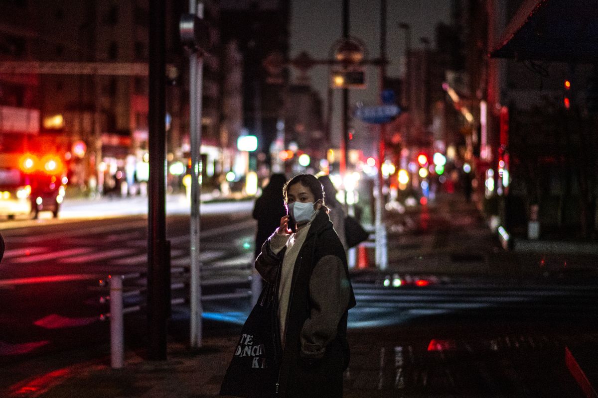 En video: El impresionante terremoto que sacudió a Japón Un sismo de magnitud 7,3 sacudió este miércoles por la noche el este de Japón, privando a dos millones de hogares de electricidad, y provocó un alerta de tsunami en el litoral noreste del archipiélago, informaron fuentes oficiales.