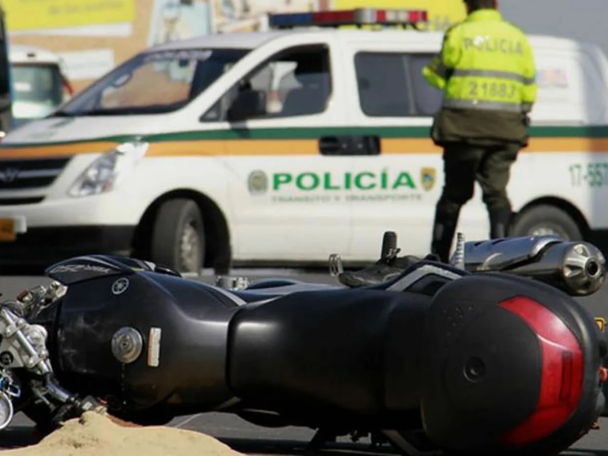 Este jueves dos motociclistas murieron en accidentes de tránsito Este jueves 7 de abril en la ciudad de Bogotá se presentaron dos accidentes de motociclistas que resultaron en fatalidad.