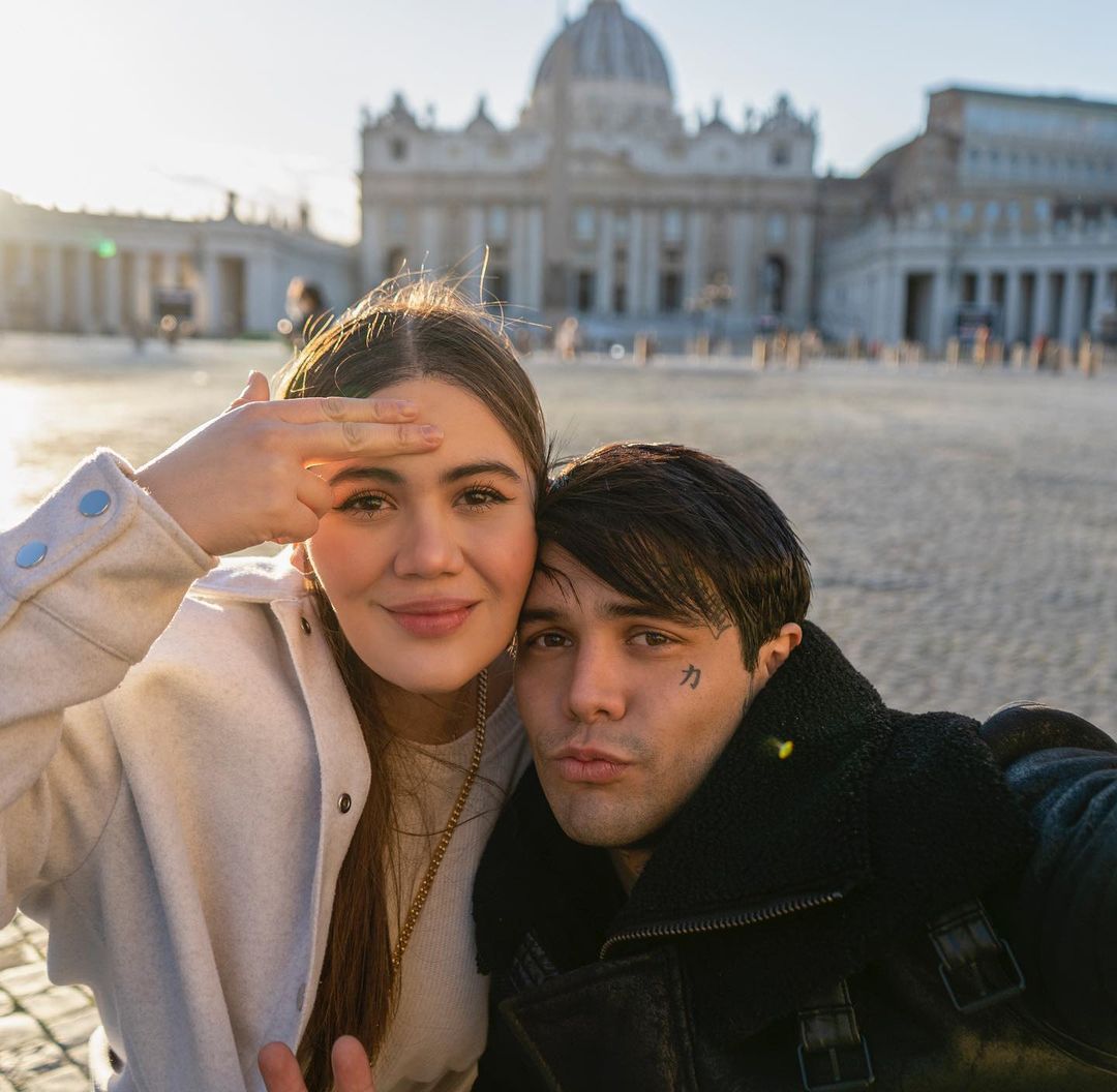 A los hermanos Cossio no los quisieron atender en prestigiosa tienda Los hermanos Cossio, Yeferson y Cintia, que se encuentran por estos días de paseo en Bélgica para asistir al festival de música electrónica 'Tomorrowland', vivieron una mala experiencia en la ciudad de Bruselas, cuando visitaron el almacén de una prestigiosa marca reconocida a nivel mundial.