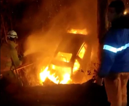 Trágico accidente: mujer falleció incinerada en la vía Tunja- Bogotá En la madrugada de este martes se presentó un fatal accidente de tránsito, donde una mujer perdió la vida.