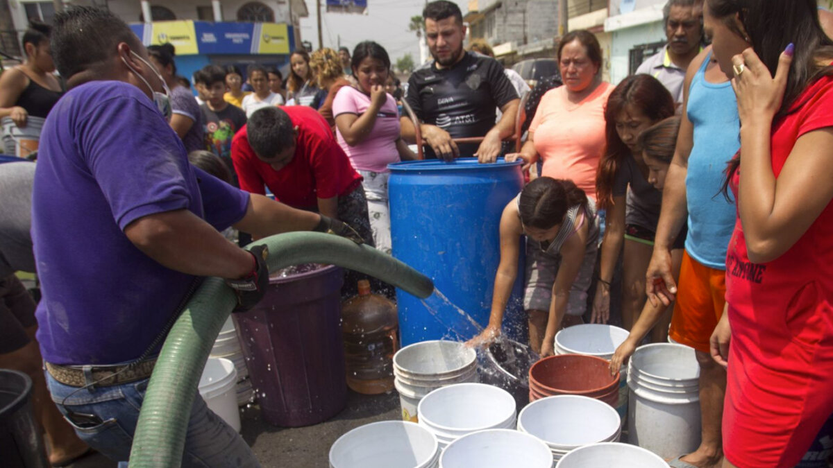 Los cortes de agua para este viernes La empresa de Acueducto de Bogotá informó que para este viernes 11 de noviembre se harán obras de reparación en las redes de distribución de algunos sectores de la ciudad, con el fin de minimizar afectaciones por daños mayores en las tuberías o en los accesorios de suministro de agua.