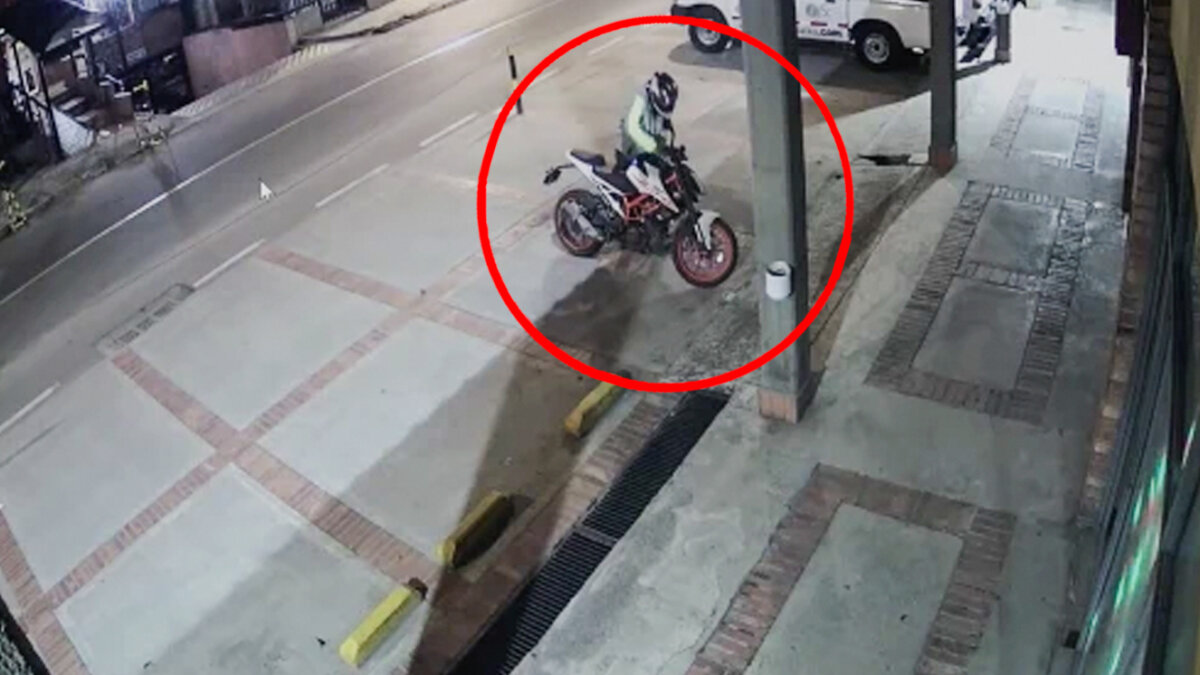 Pille cómo le pueden robar su moto en cuestión de segundos