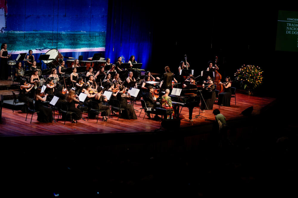La Filarmónica de Bogotá le rendirá un homenaje a las madres con cuatro conciertos En el marco de la celebración del Día de la Madre, la Filarmónica de Bogotá realizará este viernes y sábado cuatro conciertos, con invitados especiales, para que ellas disfruten de una experiencia sonora inolvidable.