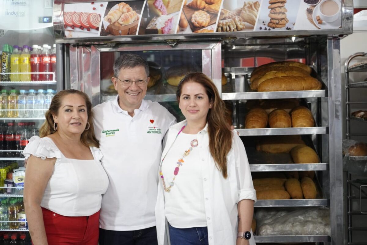 Luis Fernando Suárez aspira conquistar la Gobernación de Antioquia Q'HUBO habló con el candidato a la Gobernación de Antioquia, Luis Fernando Suárez, quien reveló los proyectos con los que se la está jugando para ganar las próximas elecciones.