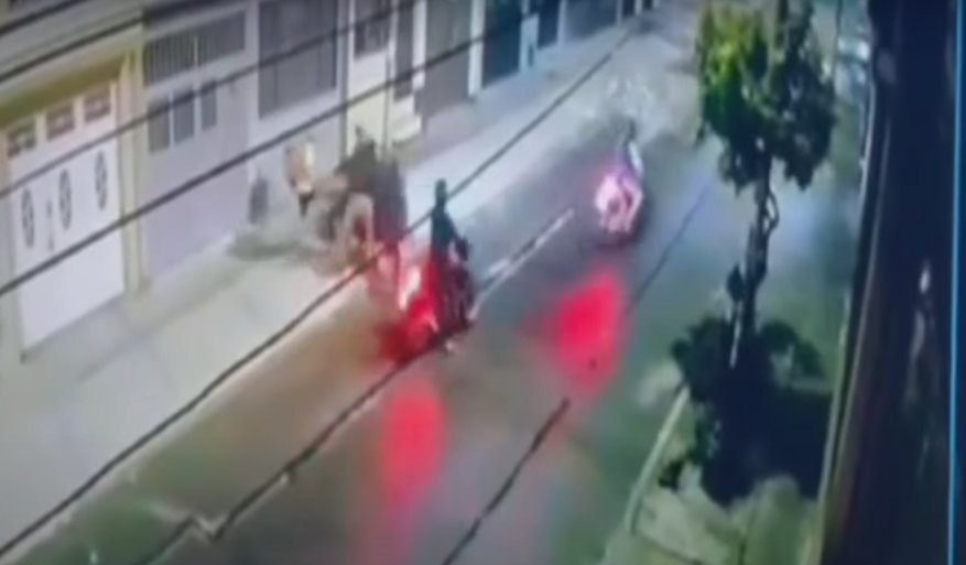 Violento robo a un motociclista en Bosa Varios delincuentes tumbaron a un motociclista y le robaron su vehículo, el cual estaba avaluado en más de 30 millones de pesos.