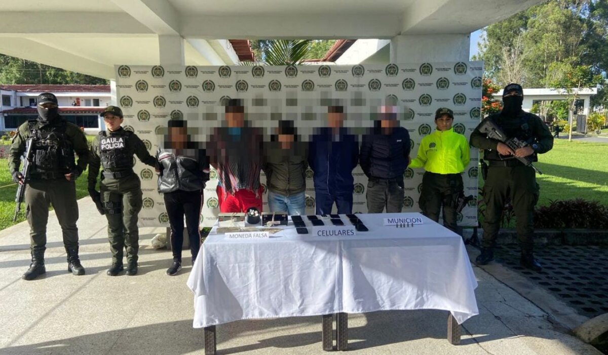 19 miembros del 'Tren de Aragua' fueron capturados en Bogotá durante operación 'Atreo' La Policía Nacional, en colaboración con el GAULA y la Fiscalía, ejecutó la operación 'Atreo', con la cual logró atacar grupos multicrimen en varias ciudades y departamentos de Colombia.