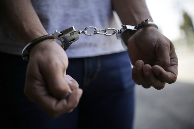 8 presos se fugaron de la estación de Policía de Ciudad Verde En la noche de este 10 de junio, 8 presos escaparon de la estación de Policía de Ciudad Verde. Las autoridades activaron plan candado.