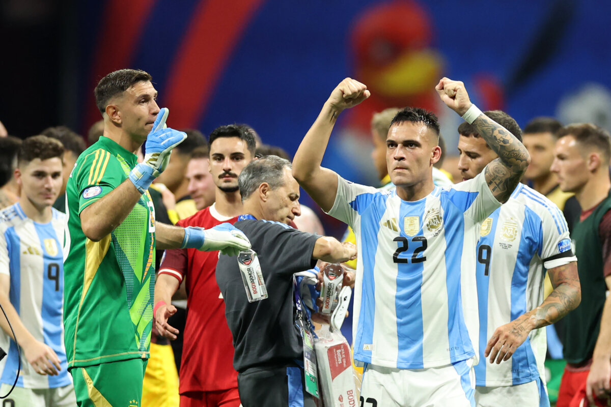 Argentina empezó ganando en la Copa América La Selección Argentina comenzó con pie derecho la lucha por revalidar el título de Copa América. Anoche, en un difícil partido en Atlanta, la 'Albiceleste' ganó 2-0.