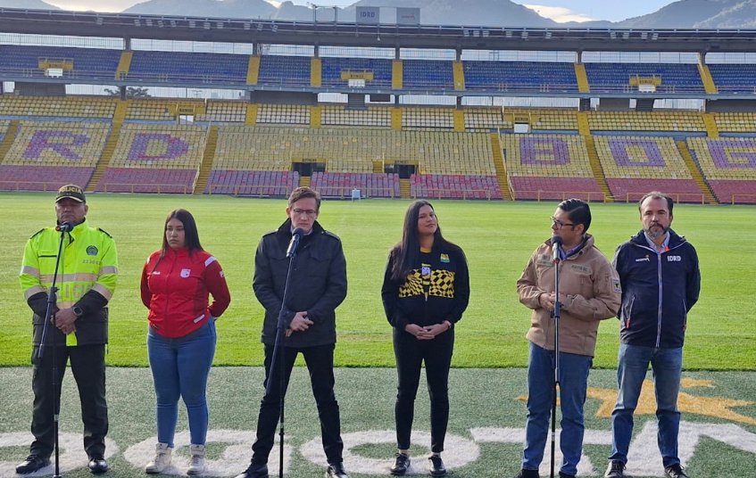 Así se prepara Bogotá para la gran final del Fútbol Colombiano Un total de 2.500 policías estarán desplegados dentro y fuera del estadio El Campín y garantizarán la seguridad de los aficionados durante la gran final entre el Independiente Santa Fe y el Atlético Bucaramanga.