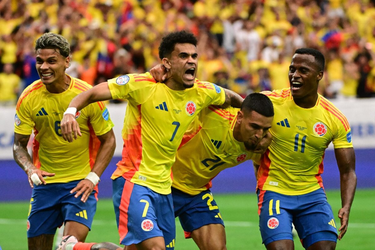 Colombia comenzó con pie derecho la Copa América Una vez más la Selección Colombia le regaló a su afición una tarde de alegría, esta vez en su debut en Copa América. En el estadio NRG de Houston (EE. UU.), el equipo de Néstor Lorenzo venció 2-1 a Paraguay y cumplió a su favoritismo en este duelo.