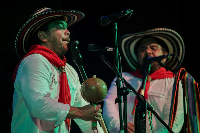 "Orgullo colombiano": Los Gaiteros de San Jacinto cumplen 80 años Con casi 80 años de trayectoria musical, Los Gaiteros de San Jacinto se posicionaron como el ensamble de cumbia y gaita más importante de Colombia. Este año vuelven con su más reciente álbum, 'Orgullo Colombiano', compuesto por 12 canciones y disponible para los coleccionistas en formato LP.