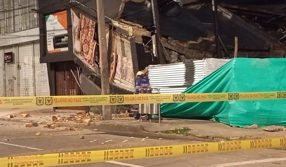 Por una excavación, 3 inmuebles fueron afectadas en el 12 de Octubre Desde la Alcaldía de Barrios Unidos manifestaron que no se recibieron alertas sobre los efectos de la construcción, pero vecinos del lugar dijeron que ya lo habían denunciado.