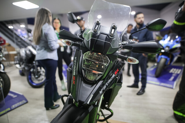 Siete delincuentes robaron un concesionario de motos en el norte de Bogotá Los siete delincuentes aprovecharon la madrugada de este miércoles para robar varias motocicletas de un concesionario ubicado en la localidad de Usaquén.