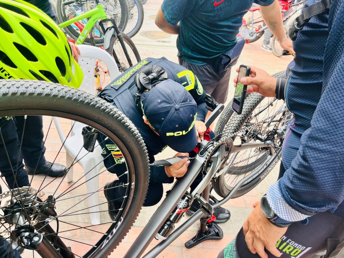 Día Internacional de la Bicicleta: policía entregó 25 bicis recuperadas La bicicletas que habían sido robadas fueron entregadas a sus propietarios.