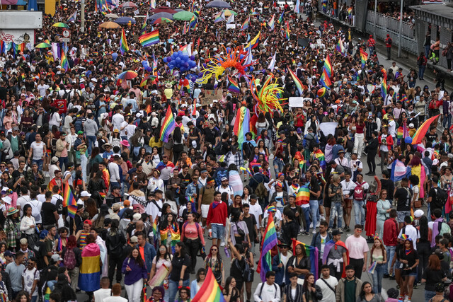 ¿Cómo se conmemorará en Bogotá el Día Internacional del Orgullo LGBTI? Para conmemorar este día en la capital del país se realizarán una serie de actividades culturales en varios escenarios en Bogotá. El acto central se realizará este domingo.