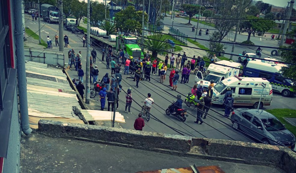 “A mi marido lo mató su hermano”: duro relato sobre comerciante asesinado en Antonio Nariño Jhon Freddy Casteblanco Salazar, un comerciante de 50 años, fue víctima de un vil asesinato que conmocionó a los residentes y visitantes del barrio Eduardo Fray (Antonio Nariño) debido a la violencia y descaro con los que se perpetró el crimen.