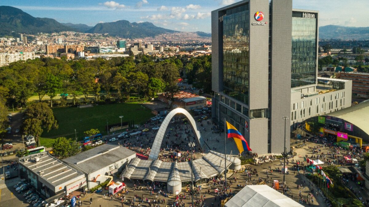 Bogotá fue seleccionada como destino líder de negocios en Suramérica Los prestigiosos premios World Travel Awards, conocidos como los 'Óscar del turismo', han revelado a los ganadores de este año, y Bogotá se ha destacado al obtener un galardón y varios reconocimientos.