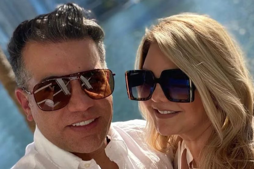 "Amo mi calva": esposa de Carlos Calero se despidió de su cabello tras anunciar que padece cáncer Paula Ceballos, esposa de Carlos Calero, tiene cáncer de seno.