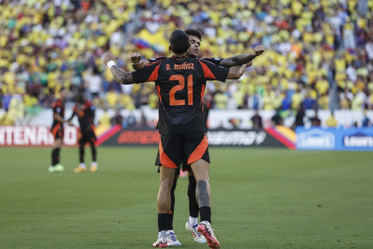 Colombia puso a sufrir a Brasil, le empató y terminó líder en la Copa La fase de grupos de la Copa América cerró con un partidazo. Colombia y Brasil cumplieron con las expectativas y nos regalaron un duelo de titanes.