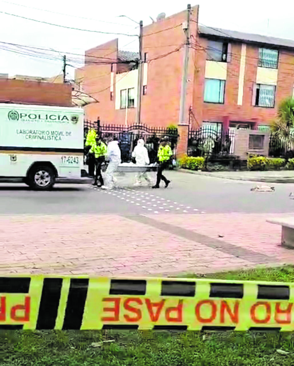 Dos muertos en trágico siniestro en Suba La moto en la que se movilizaban chocó contra un poste.