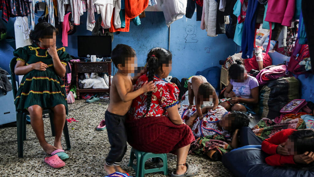Dos niñas Embera habrían sido abusadas sexualmente en la UPI de La Florida en Bogotá La crisis dentro de la comunidad Embera en Bogotá continua, pues se presentó un nuevo caso de violencia sexual, esta vez las víctimas habrían sido dos hermanas de 11 y 14 años de edad.