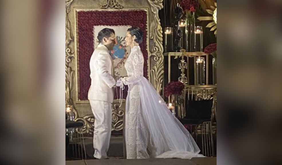 EN VIDEO: Ángela Aguilar y Christian Nodal se casaron en secreto Se filtraron las primeras imágenes de la boda entre Ángela Aguilar y Christian Nodal. Así fue el vestido de la cantante.