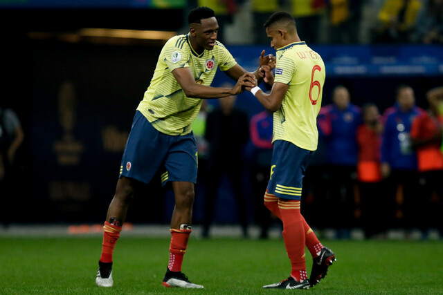 El video de la curiosa visita de Yerry Mina al expresidente Álvaro Uribe Vélez Yerry Mina, el defensor de la selección Colombia, se encuentra en territorio ‘cafetero’ promocionando un nuevo megaproyecto en Antioquia. Aprovechó la ocasión para visitar a Uribe.