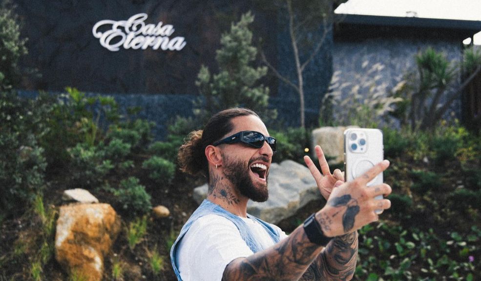 Esto es lo que cuesta comer en el nuevo restaurante de Maluma El cantante paisa Maluma decidió aventurarse en el mundo de la gastronomía y el domingo, 28 de julio, anunció la apertura de Casa Eterna, su nuevo restaurante en Medellín que muy pronto estará disponible para reservas.