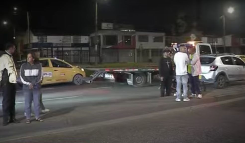 Hombre murió tras ser arrollado por un carro fantasma en la Avenida Boyacá En medio de la celebración de los ciudadanos por el paso de la Selección Colombia a la final de la Copa América, una persona falleció por un accidente de tránsito en la Avenida Boyacá.