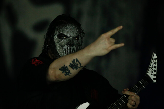 Los enmascarados del metal, Slipknot, anuncian su segundo concierto en Colombia Tras agostarse en pocos días la boletería para su anunciado concierto en el Movistar Arena de Bogotá, Slipknot, la banda que se encuentra realizando su gira de conmemoración de 25 años desde su debut discográfico, anunció una segunda fecha en Colombia.