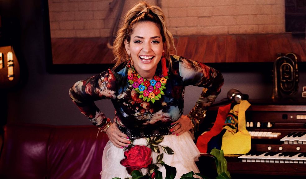 Mirella Cesa estrena su nuevo sencillo 'Algoritmo', un tema para empoderarse La reconocida artista ecuatoriana Mirella Cesa ha vuelto a sorprender a sus seguidores con el lanzamiento de su más reciente sencillo, 'Algoritmo'.