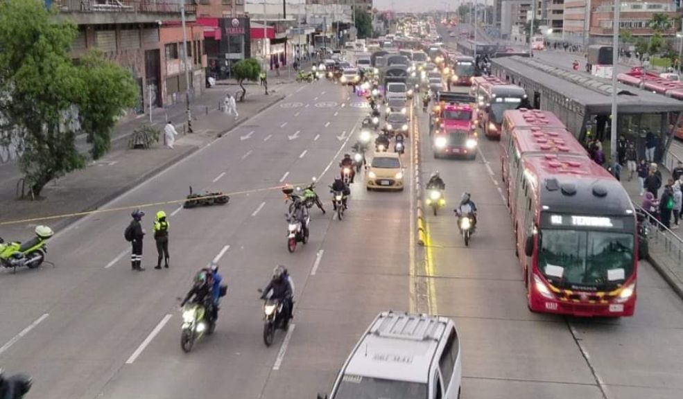 Motociclista murió tras grave accidente de tránsito en Los Mártires Los motociclistas continúan protagonizando impactantes accidentes de tránsito en la capital, así lo evidenció el siniestro que se registró este martes.