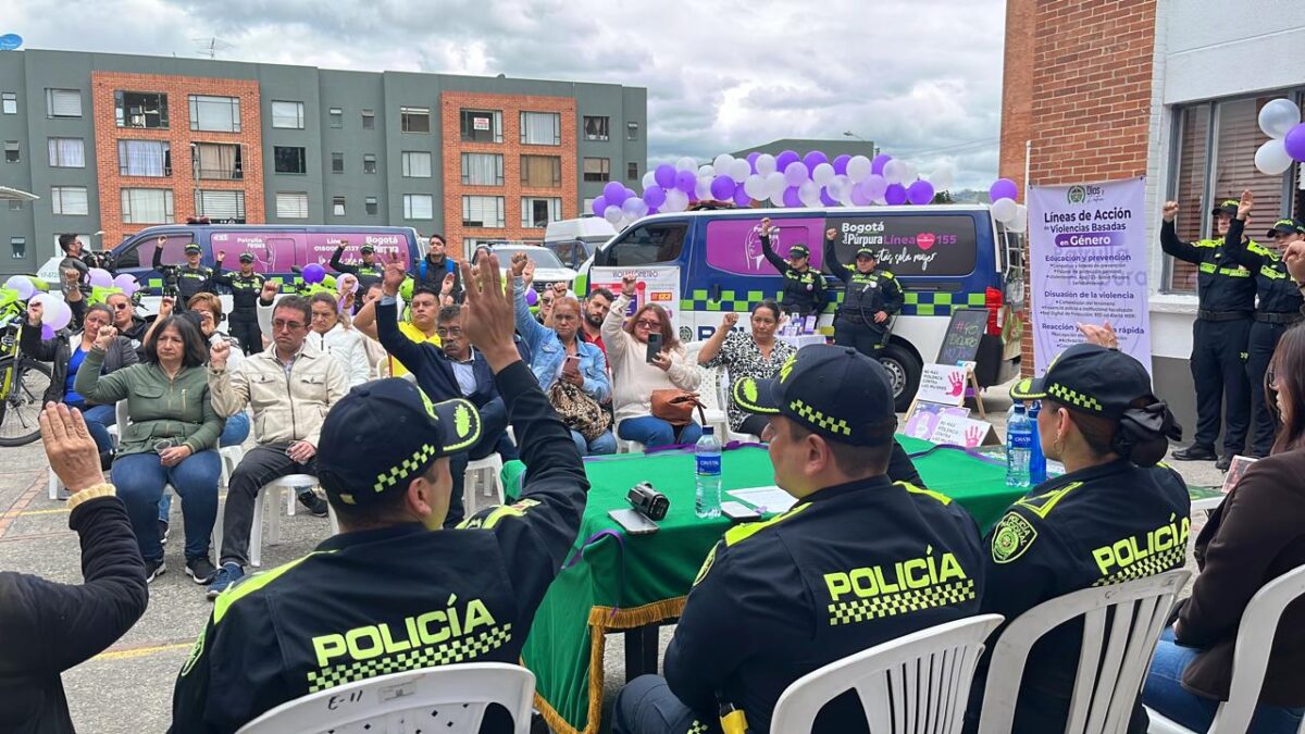 Nuevos puntos púrpura funcionarán en 19 estaciones de Policía de Bogotá Con el fin de contener la violencia intrafamiliar, sexual y lesiones con agentes químicos, fueron creados 19 nuevos ‘Puntos Púrpuras’ en todas las estaciones de Policía que tiene la Metropolitana de Bogotá