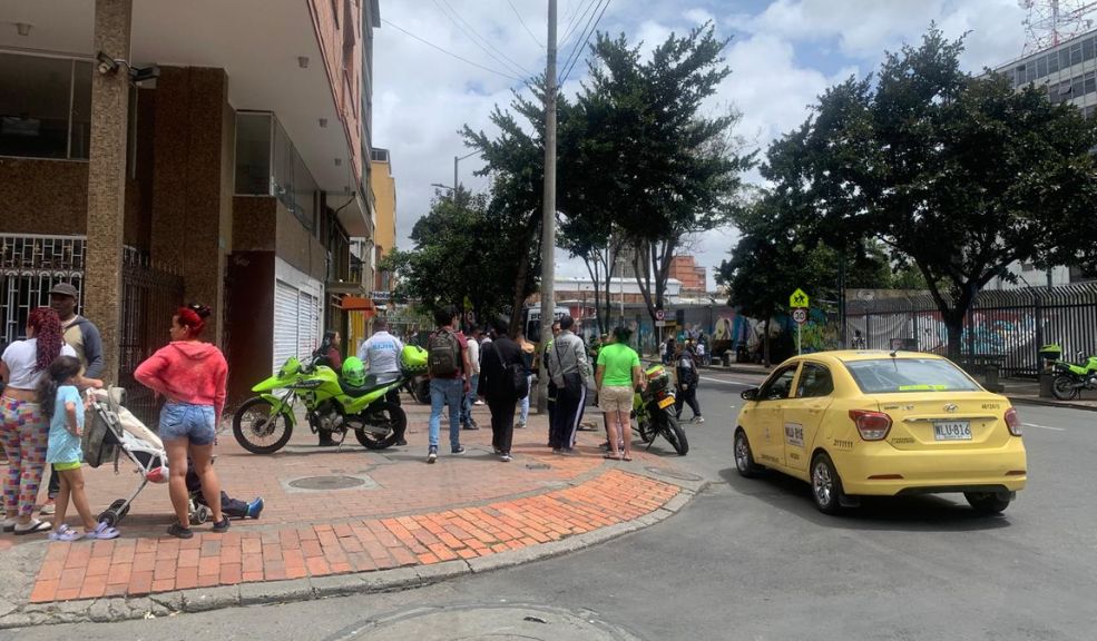 Revelan identidad de la víctima de sicariato en el centro: se dedicaba a la construcción Como Cruz Alejandro Salas, de 49 años, fue identificado el hombre asesinado en el barrio La Alameda, del centro de Bogotá.