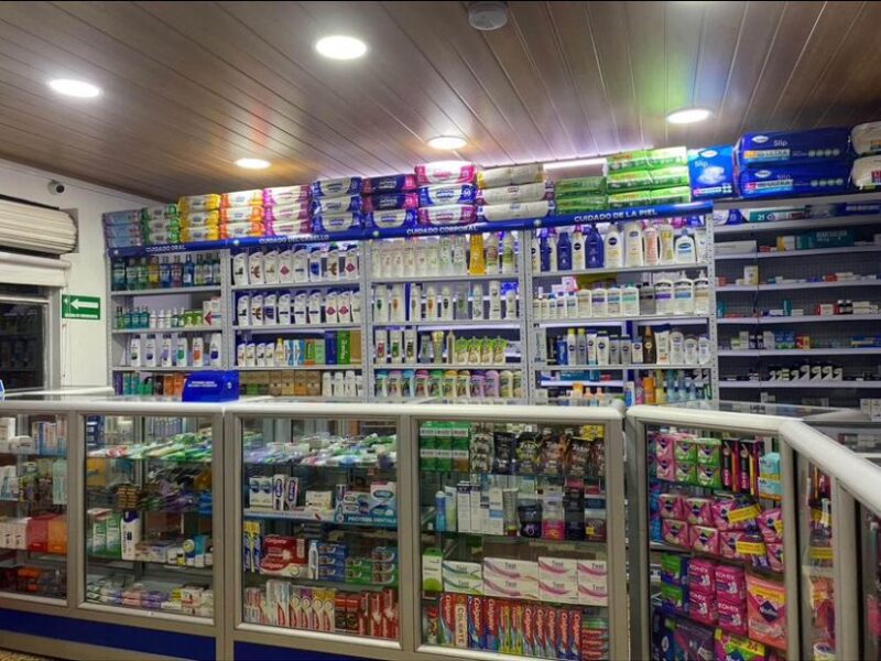 Se vende Farmacia