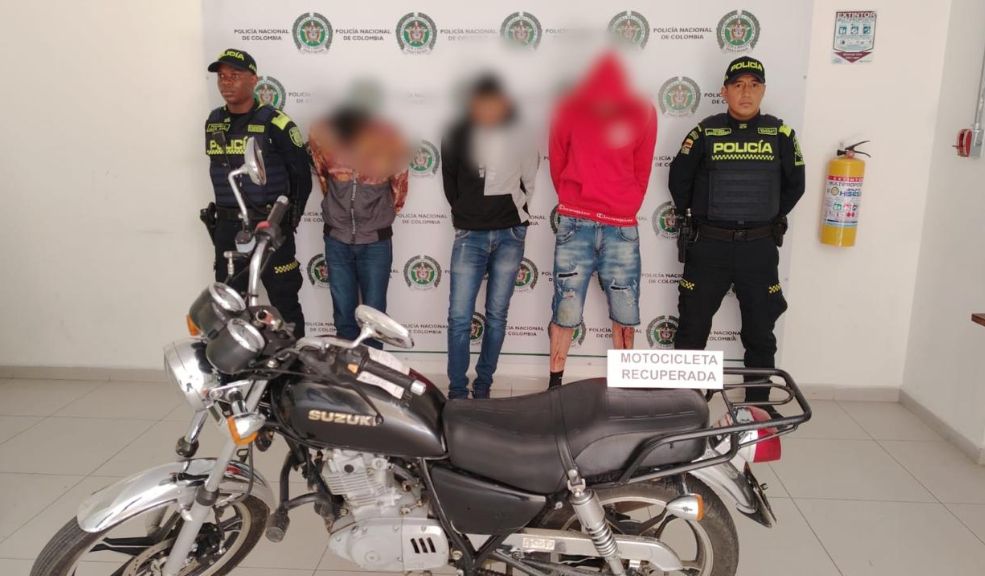 Capturan a tres sujetos que robaron una moto y pidieron un millón de pesos para devolverla Los delincuentes fueron capturados en inmediaciones del CAI Verbenal, en la localidad de Usaquén.