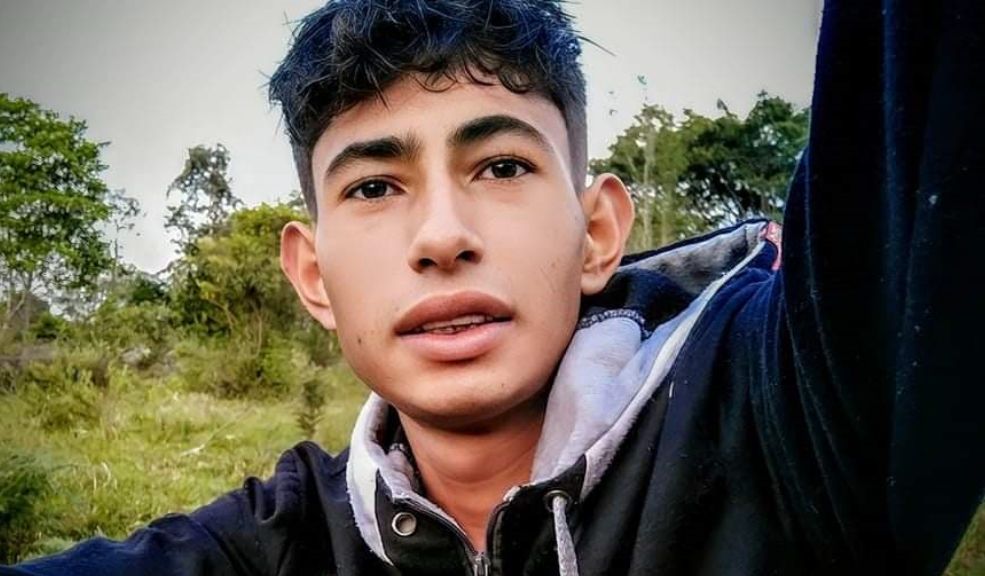 Delincuentes asesinaron a Ronald por resistirse a un hurto en El Quiroga Ronald Rodríguez (23 años) perdió la vida a manos de dos delincuentes que pretendían hurtarle su motocicleta la noche del martes en la localidad de Rafael Uribe. Los criminales están libres y los allegados a la víctima claman justicia.