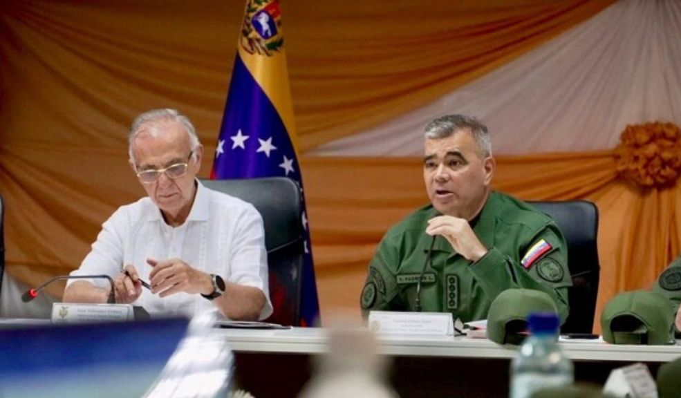 Ministro de Defensa de Venezuela destaca normalidad en la jornada electoral El ministro de Defensa de Venezuela, Vladimir Padrino López, resaltó la normalidad con la que se está desarrollando la jornada de votación de las elecciones presidenciales de este domingo y destacó la labor de las Fuerzas Armadas.