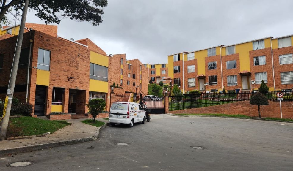 Vecina revela lo que escuchó minutos antes de hallar los cuerpos en Suba Dentro de una vivienda del barrio San Jorge fueron hallados los cadáveres de un hombre y su hija, quienes fueron apuñalados, al parecer, por un integrante de la misma familia. Esto es lo que se sabe.