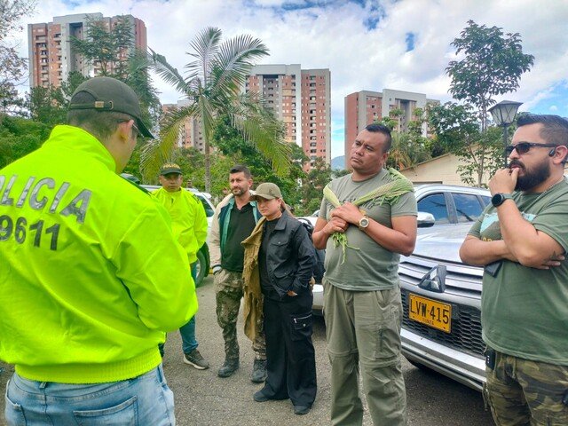 Siete cabecillas de las disidencias fueron capturados en caravana de la UNP Un total de siete integrantes del Estado Mayor Conjunto (EMC) de las disidencias de las FARC fueron capturados este martes durante un operativo que reveló que se desplazaban en vehículos de la Unidad Nacional de Protección (UNP).