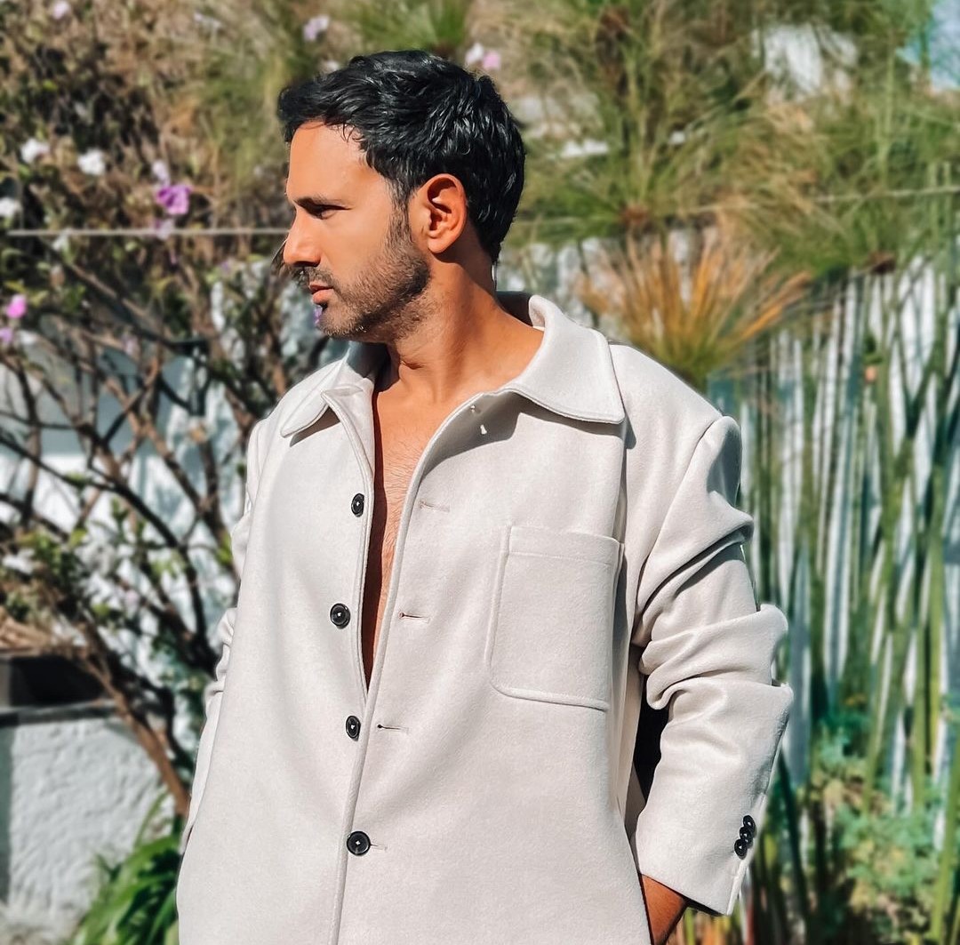 ¿Son o no? Alejandro Estrada confirmó cuál es su relación con Dominica Duque Varios compañeros y participantes de ‘MasterChef Celebrity’, aseguran que se ve la atracción que existe entre Alejandro y Dominica.