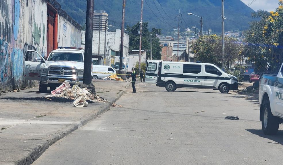 Aterrador: Encuentran extremidad humana en una bolsa en Los Mártires Sobre las 10 de la mañana de este jueves un ciudadano encontró una bolsa negra de la cual sobresalía un pie humano.