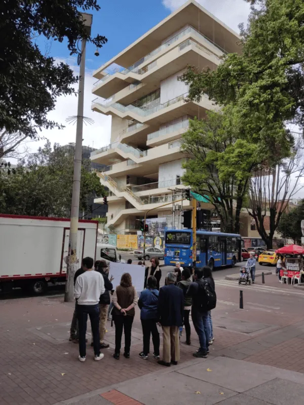 Bogotá inaugurará el primer parque público vertical de Latinoamérica En Bogotá, se está a punto de inaugurar el primer parque vertical de la ciudad, una obra innovadora que marca un hito en la arquitectura latinoamericana y en la oferta cultural de la capital colombiana.