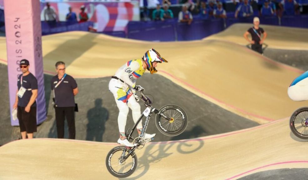 Colombia brilló en los cuartos de final del BMX: así le fue a Mariana Pajón Cuatro colombianos clasificaron a las semifinales en los Juegos Olímpicos 2024.