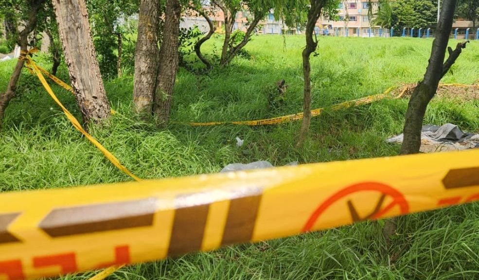 Cuerpo de mujer hallado en Suba tenía heridas de arma blanca: nuevos detalles La mujer, quien tiene entre 22 y 25 años, tenía varias heridas por arma blanca en su cuerpo.