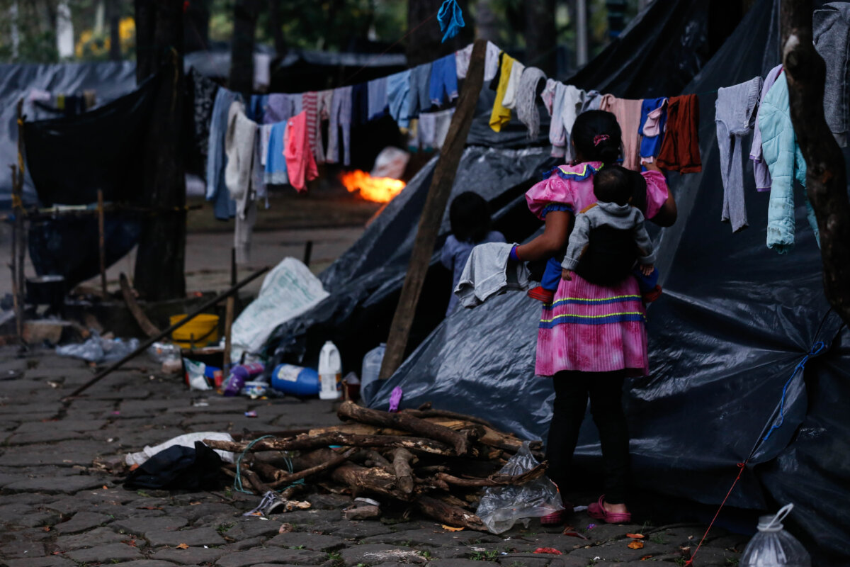 Estudio distrital revela 14 posibles casos de violencia sexual en los asentamientos de la comunidad Emberá A un mes de la implementación de la Estrategia Móvil 24/7, el Distrito ha identificado 337 situaciones de riesgo para la comunidad Emberá asentada en el Parque Nacional. Esta estrategia ha permitido realizar más de 270 recorridos y documentar una serie de peligros que enfrenta esta población vulnerable.