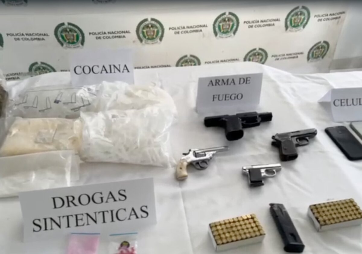 Golpe al microtráfico: autoridades desarticulan banda criminal 'Los de la zona' La Policía Nacional logró desmantelar la banda 'Los de la zona', señalados de comercializar estupefacientes en todo el municipio de Cota.