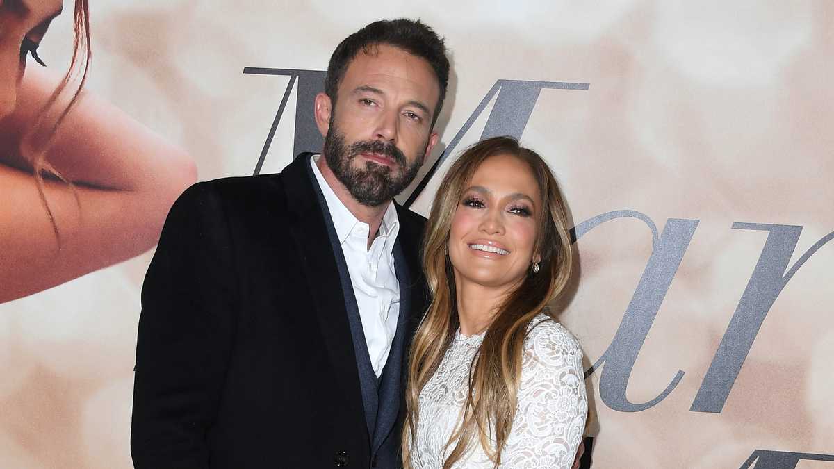 Jennifer López y Ben Affleck sí se divorciarán: medio internacional reveló detalles Recientemente, se ha revelado que Ben Affleck y Jennifer López solicitarán el divorcio después de no haber logrado reconciliarse en su último intento. La pareja contrajo matrimonio en una ceremonia privada en 2022.