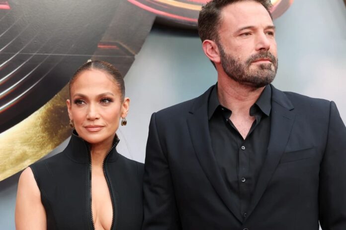 Jennifer López y Ben Affleck sí se divorciarán: medio internacional reveló detalles Recientemente, se ha revelado que Ben Affleck y Jennifer López solicitarán el divorcio después de no haber logrado reconciliarse en su último intento. La pareja contrajo matrimonio en una ceremonia privada en 2022.