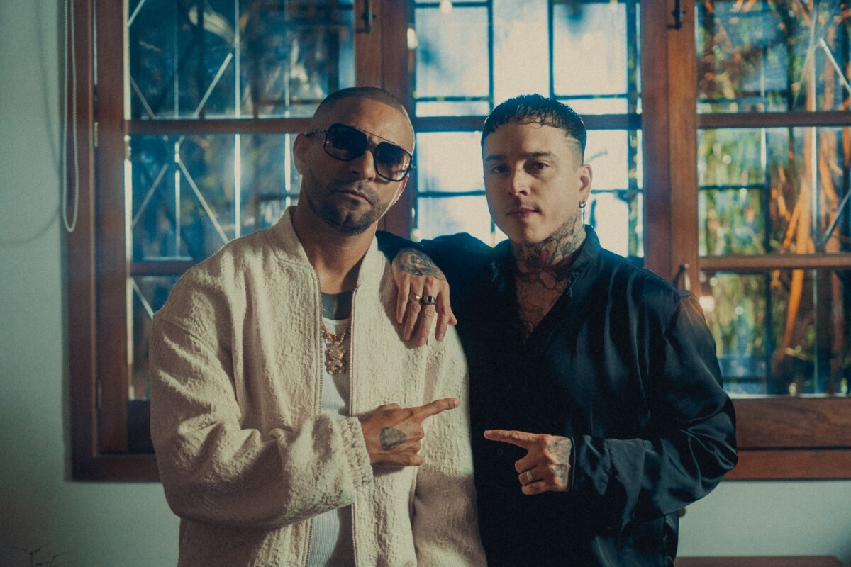 Pipe Calderón se reinventa con el remix de 'El pendejo del año' junto a Sebastián Mendoza Pipe Calderón, una de las figuras más reconocidas del género urbano en Colombia, sorprende una vez más con su versatilidad musical al lanzar el remix de su sencillo 'El pendejo del año'.